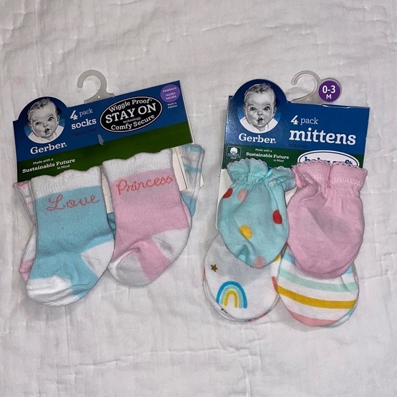 NEW Gerber Baby Girls mittens and Socks Bundle NWT - Picture 1 of 3